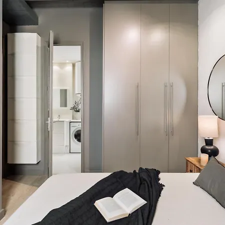 Pirineu - 2 Bedrooms In Sant Gervasi Apartment *